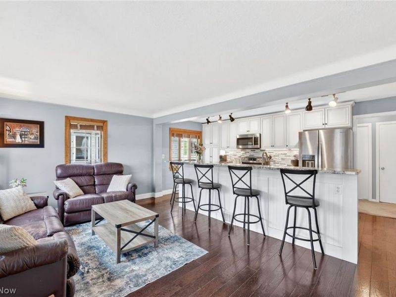 24024 E Oakland Road, Bay Village, OH 44140 Photo 2