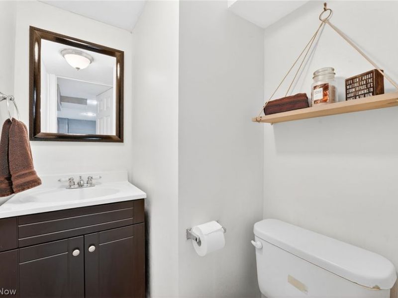 24024 E Oakland Road, Bay Village, OH 44140 Photo 30