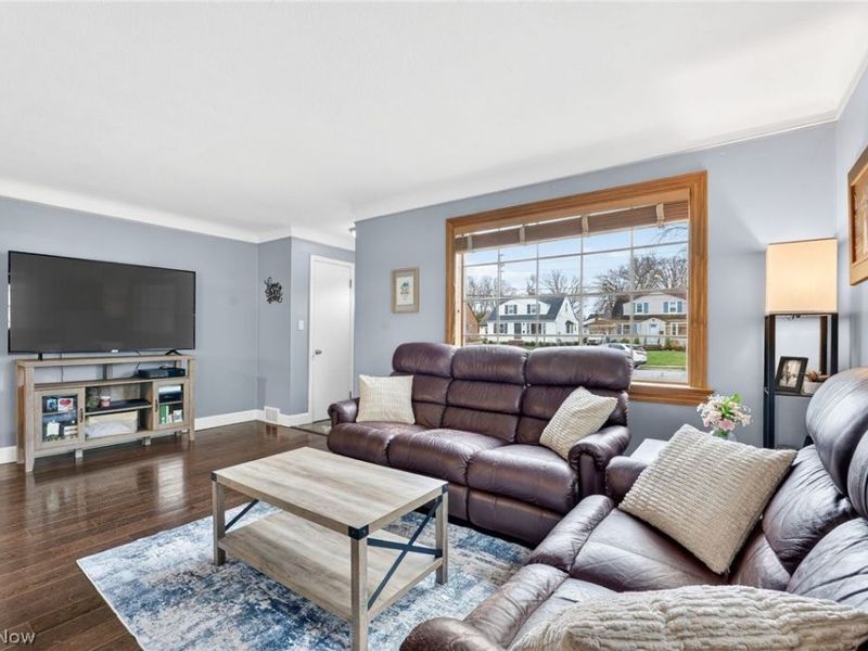 24024 E Oakland Road, Bay Village, OH 44140 Photo 4