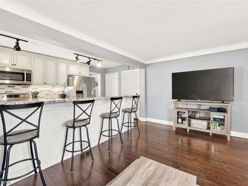 24024 E Oakland Road, Bay Village, OH 44140 Photo 7