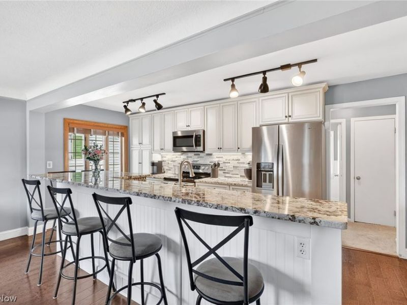 24024 E Oakland Road, Bay Village, OH 44140 Photo 8