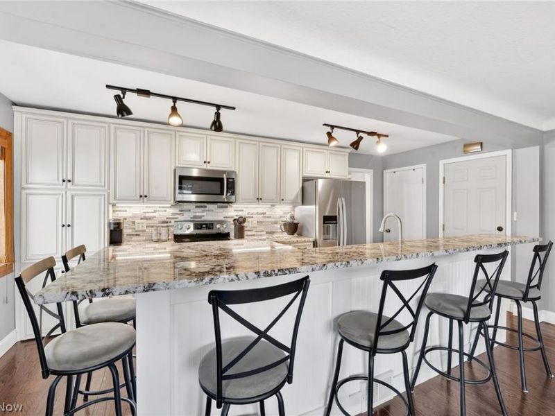 24024 E Oakland Road, Bay Village, OH 44140 Photo 9