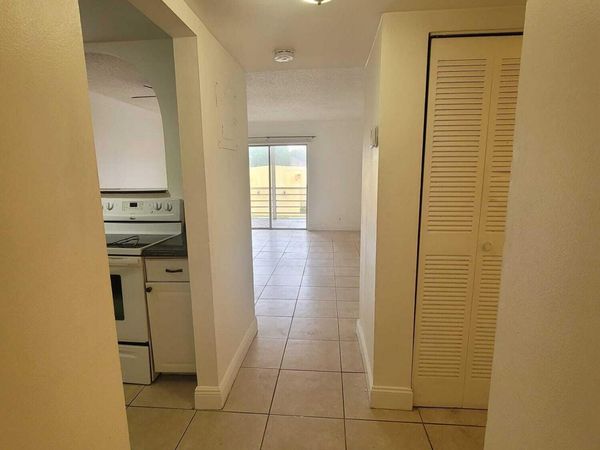 4324 NW 9th Avenue, Unit 7-2g, Deerfield Beach, FL 33064