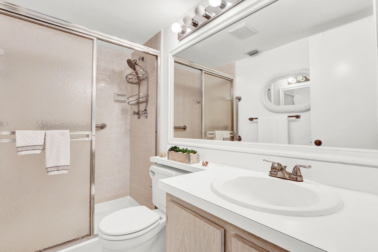 338 Knotty Pine Circle, Unit D1, Greenacres, FL 33463 Photo