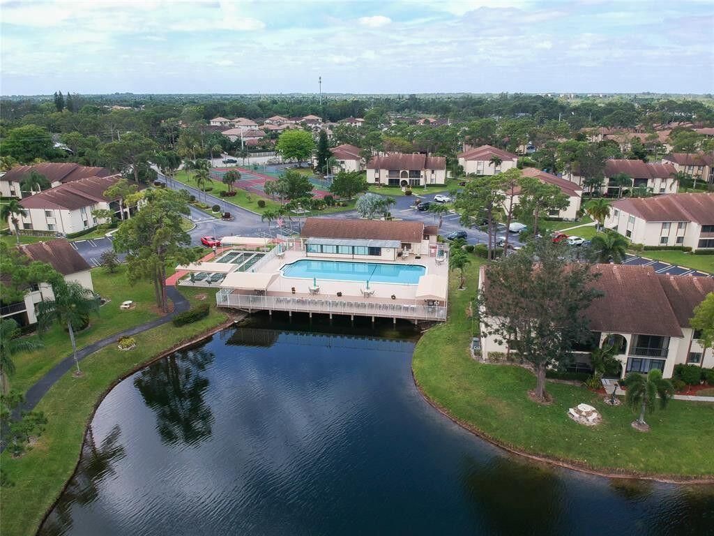 338 Knotty Pine Circle, Unit D1, Greenacres, FL 33463 Photo