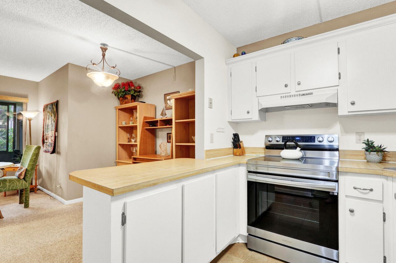 338 Knotty Pine Circle, Unit D1, Greenacres, FL 33463 Photo