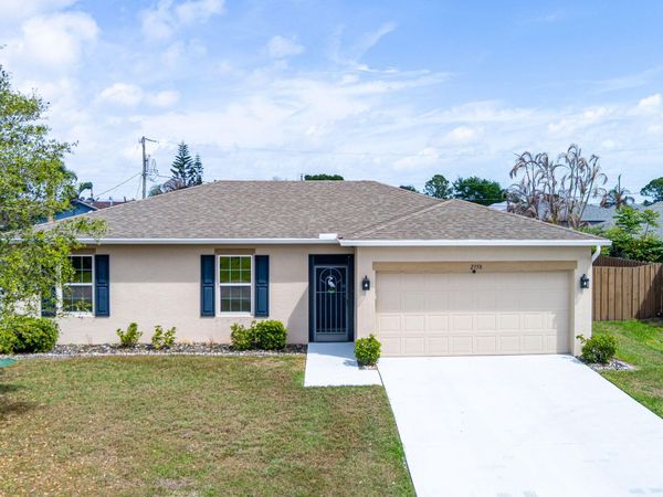2350 SE Calcutta Circle, Port St. Lucie, FL 34952