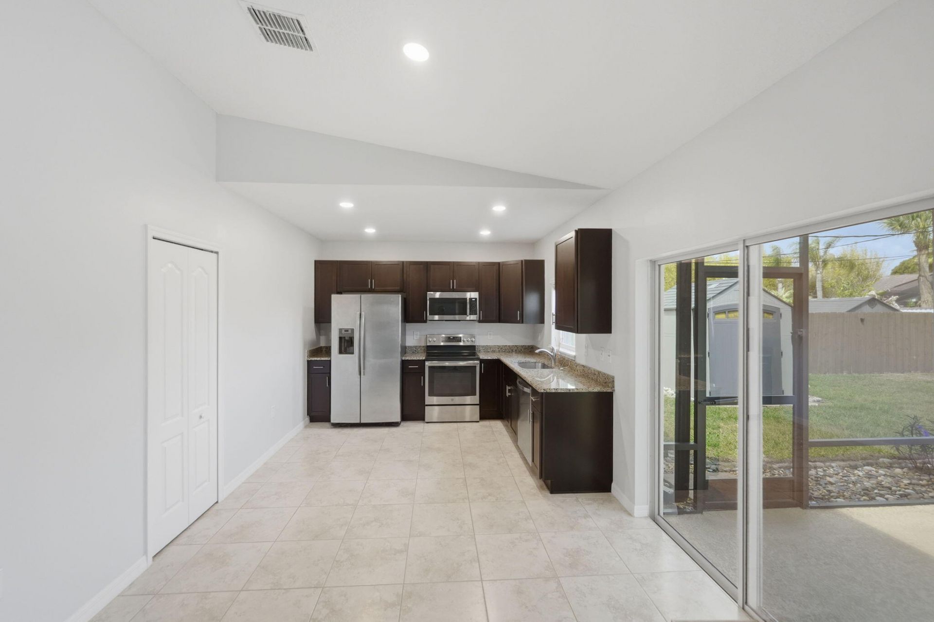 2350 SE Calcutta Circle, Port Saint Lucie, FL 34952 Photo