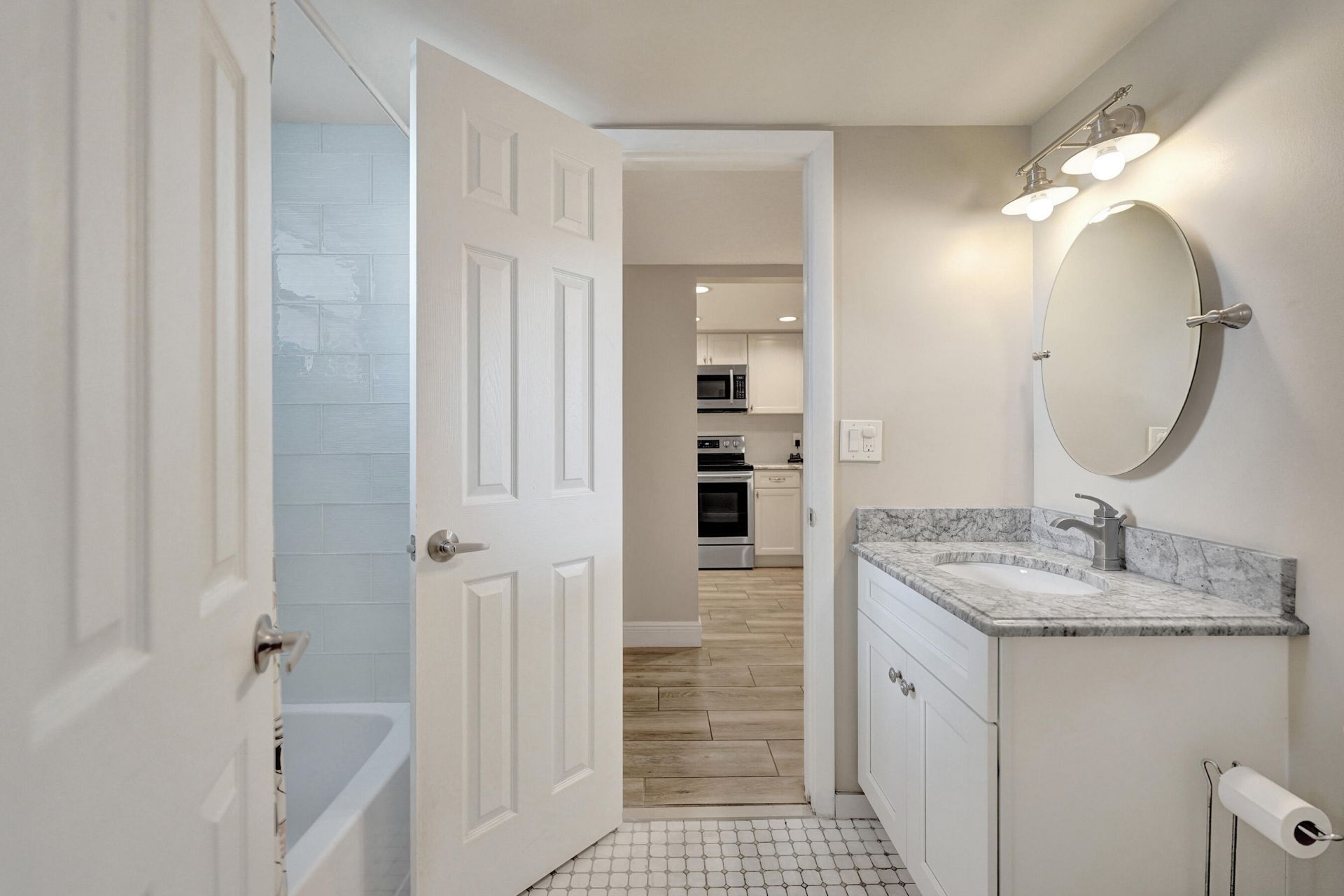 9501 Seagrape Drive, Unit 404, Davie, FL 33324 Photo