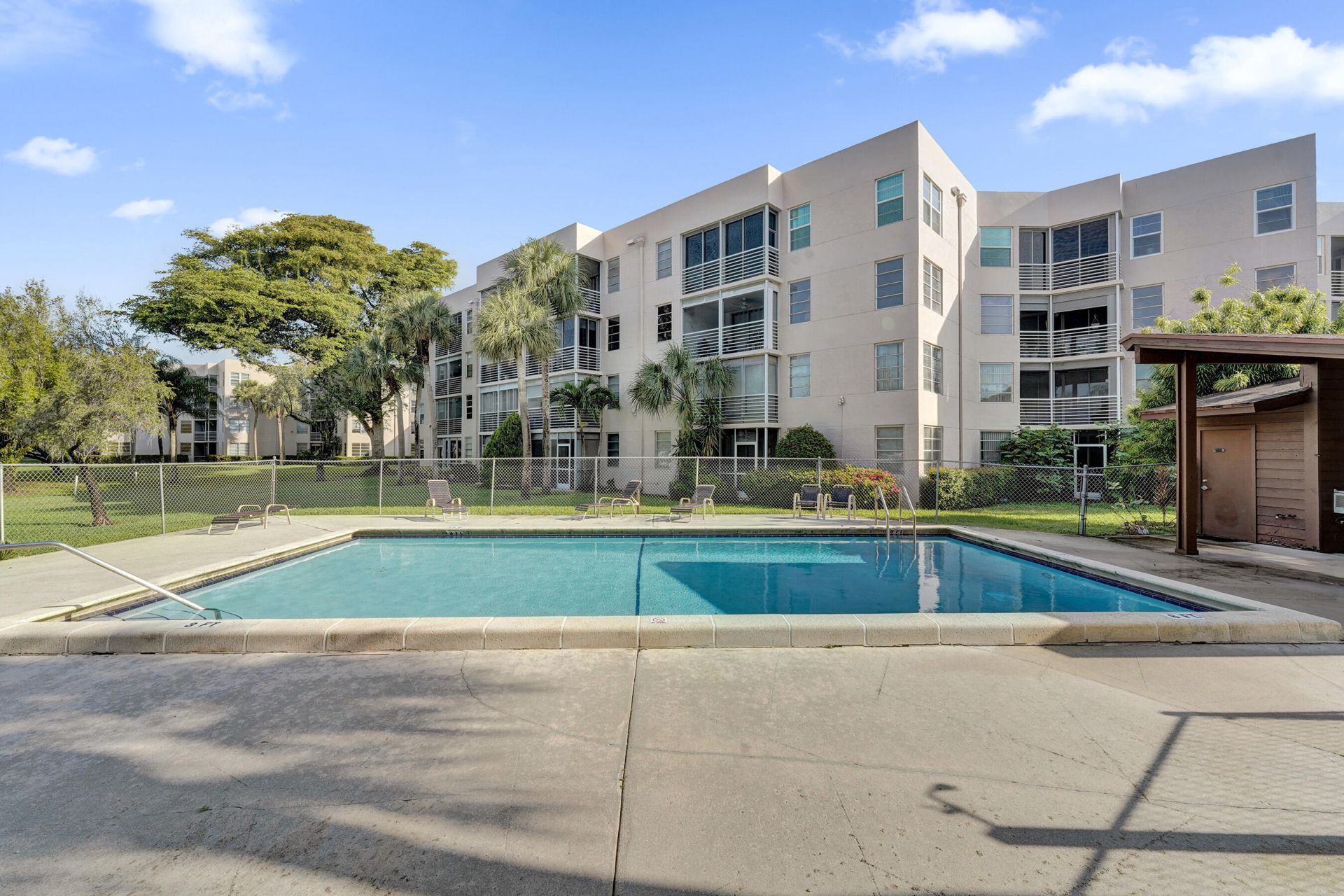 9501 Seagrape Drive, Unit 404, Davie, FL 33324 Photo