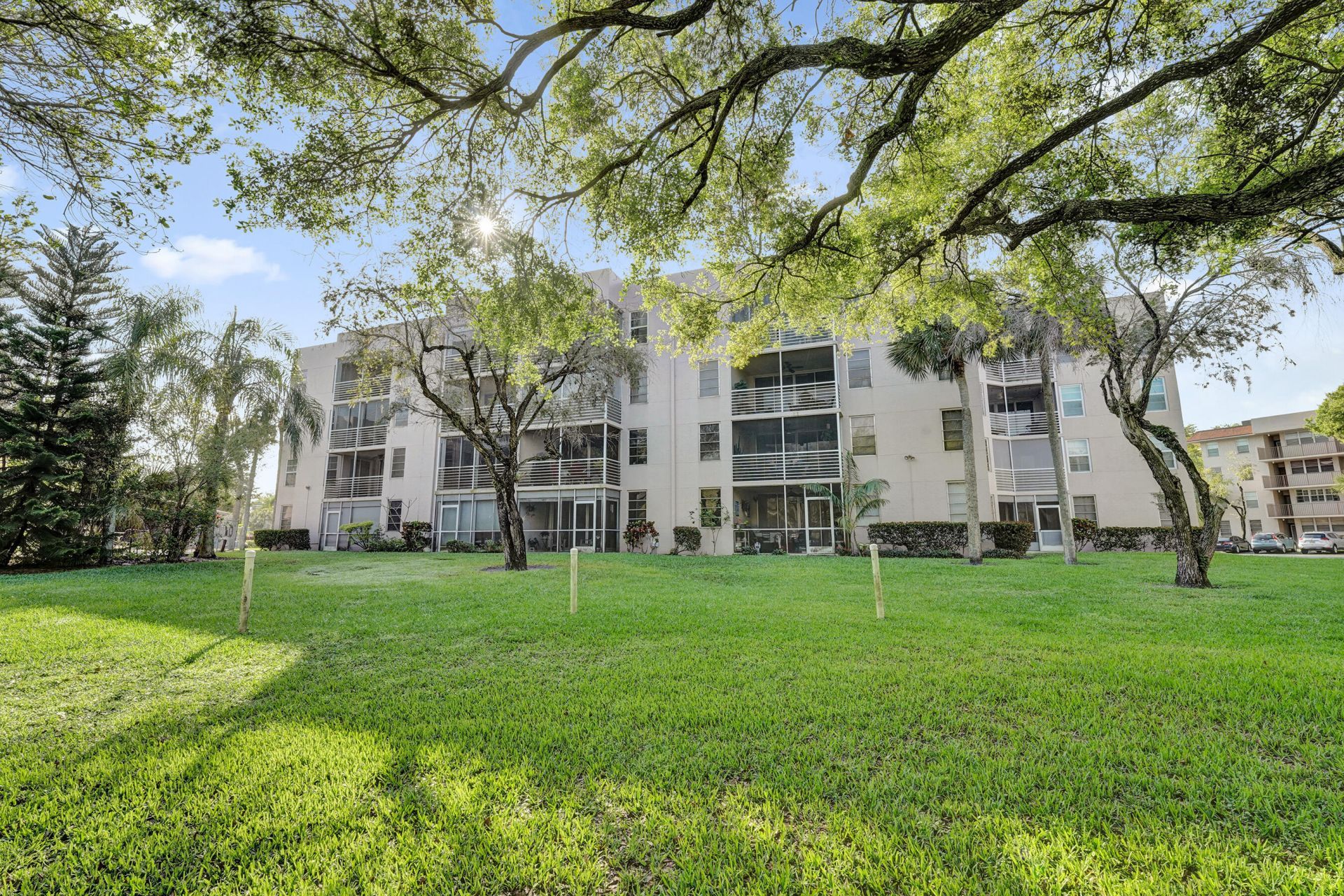 9501 Seagrape Drive, Unit 404, Davie, FL 33324 Photo