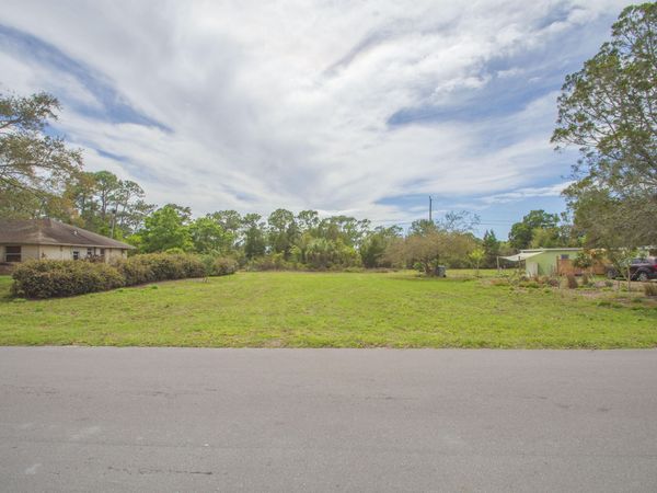 8065 126th Street, Sebastian, FL 32958
