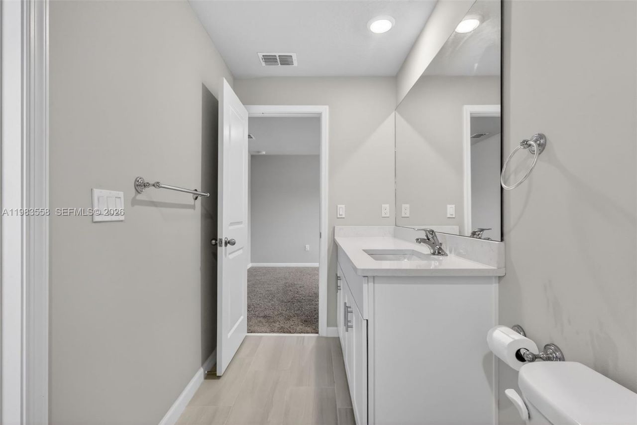 5610 SE Edgewater Cir , Stuart, FL 34997 Photo