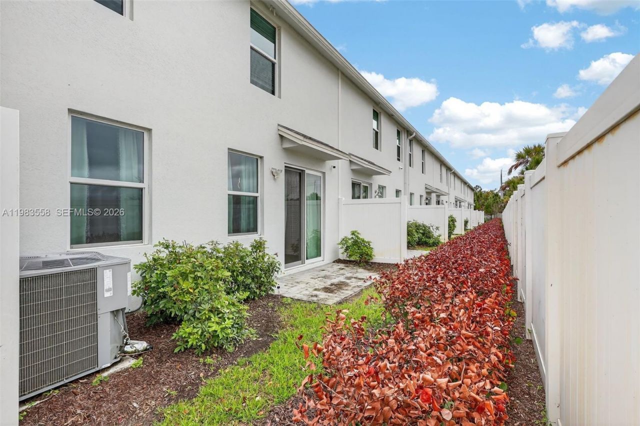 5610 SE Edgewater Cir , Stuart, FL 34997 Photo