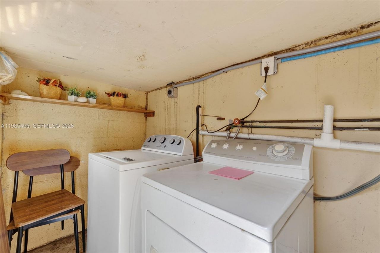 440 E 37th St, Hialeah, FL 33013 Photo