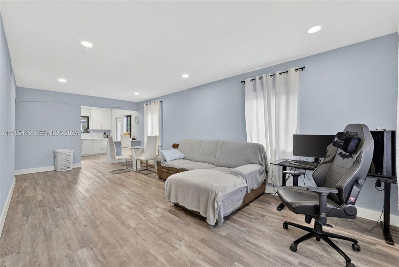 440 E 37th St, Hialeah, FL 33013 Photo