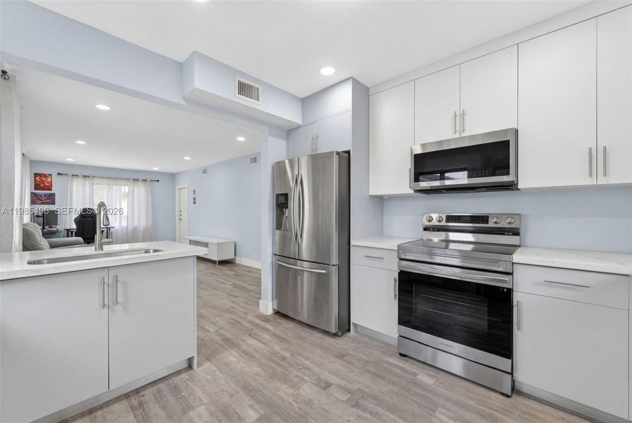 440 E 37th St, Hialeah, FL 33013 Photo