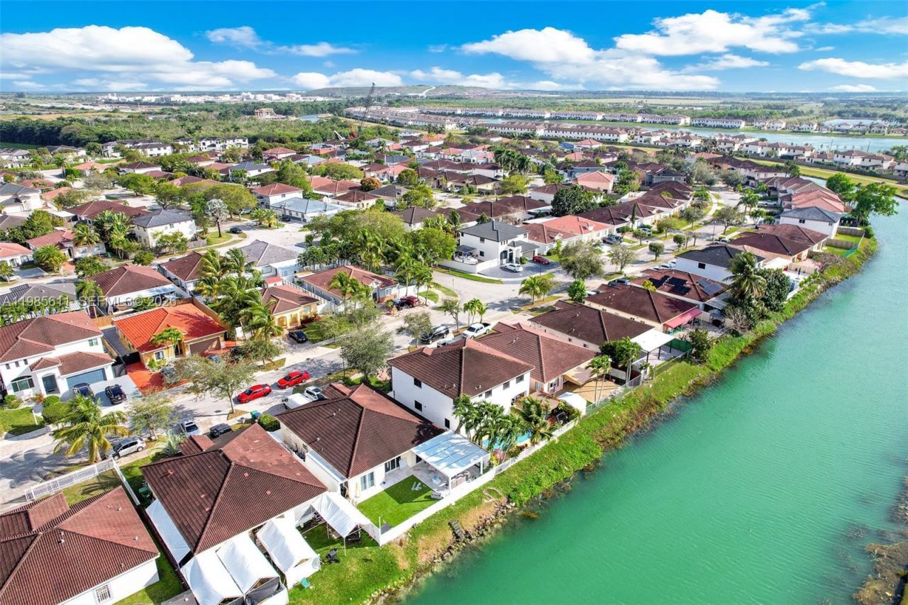 22542 SW 103rd Ct , Cutler Bay, FL 33190 Photo