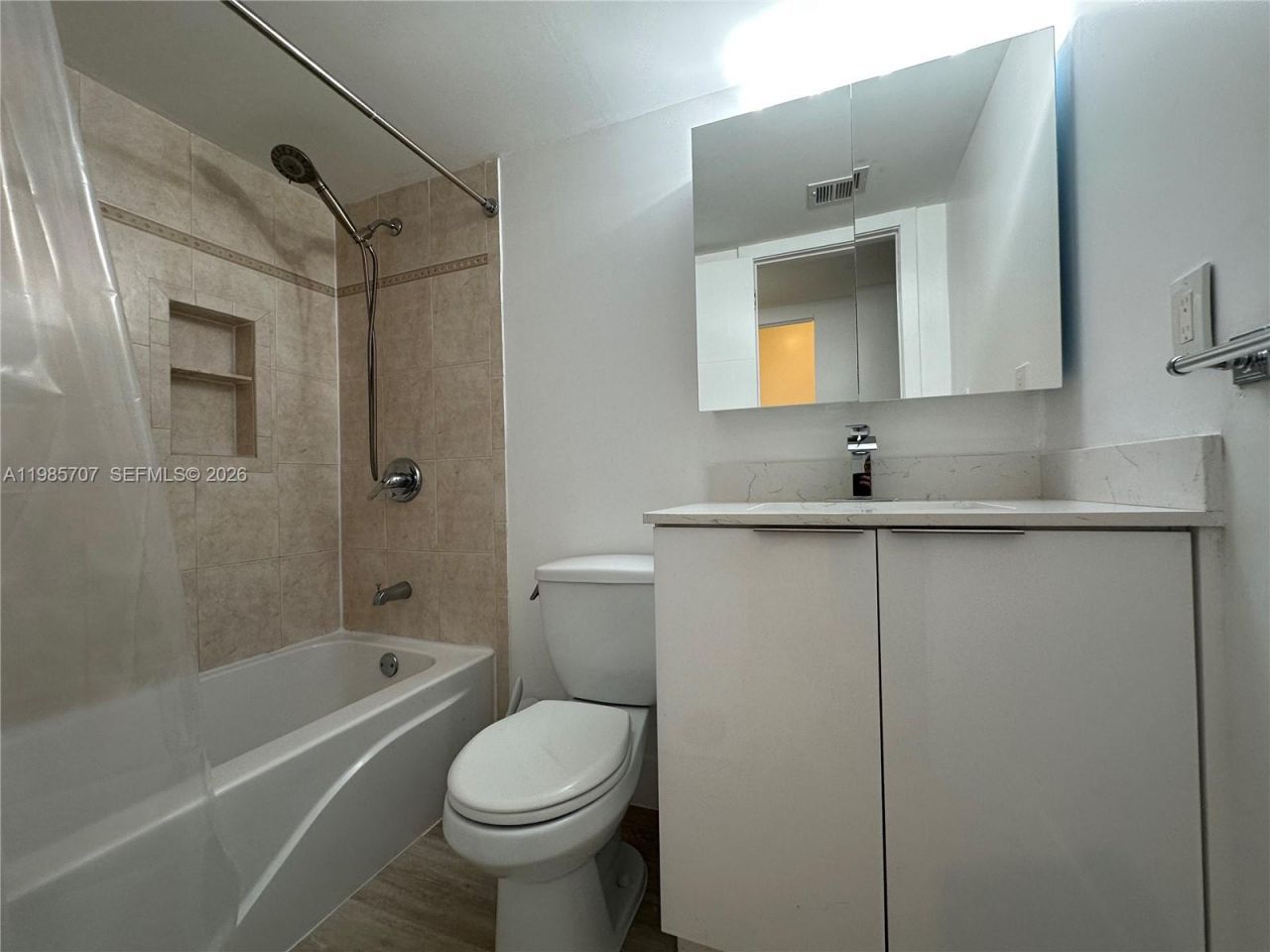 10900 SW 104th St, Unit 322, Miami, FL 33176 Photo