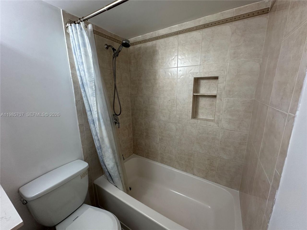 10900 SW 104th St, Unit 322, Miami, FL 33176 Photo