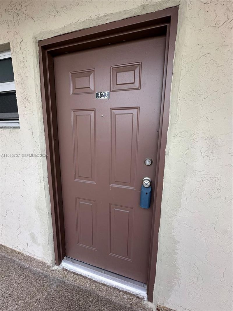 10900 SW 104th St, Unit 322, Miami, FL 33176 Photo