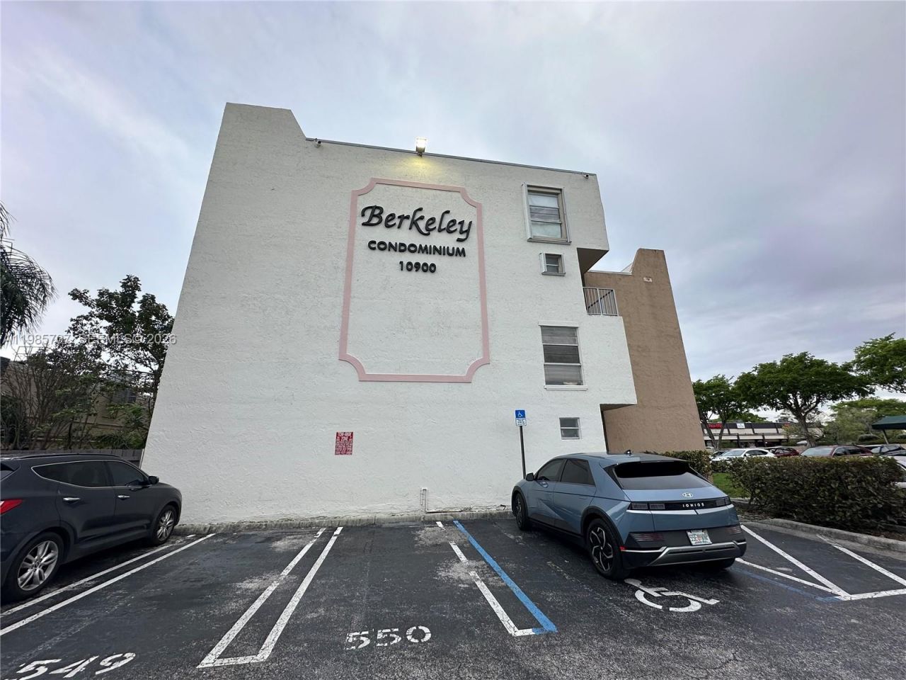 10900 SW 104th St, Unit 322, Miami, FL 33176 Photo