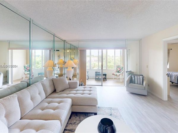 9621 Sunrise Lakes Blvd , Unit 302, Sunrise, FL 33322