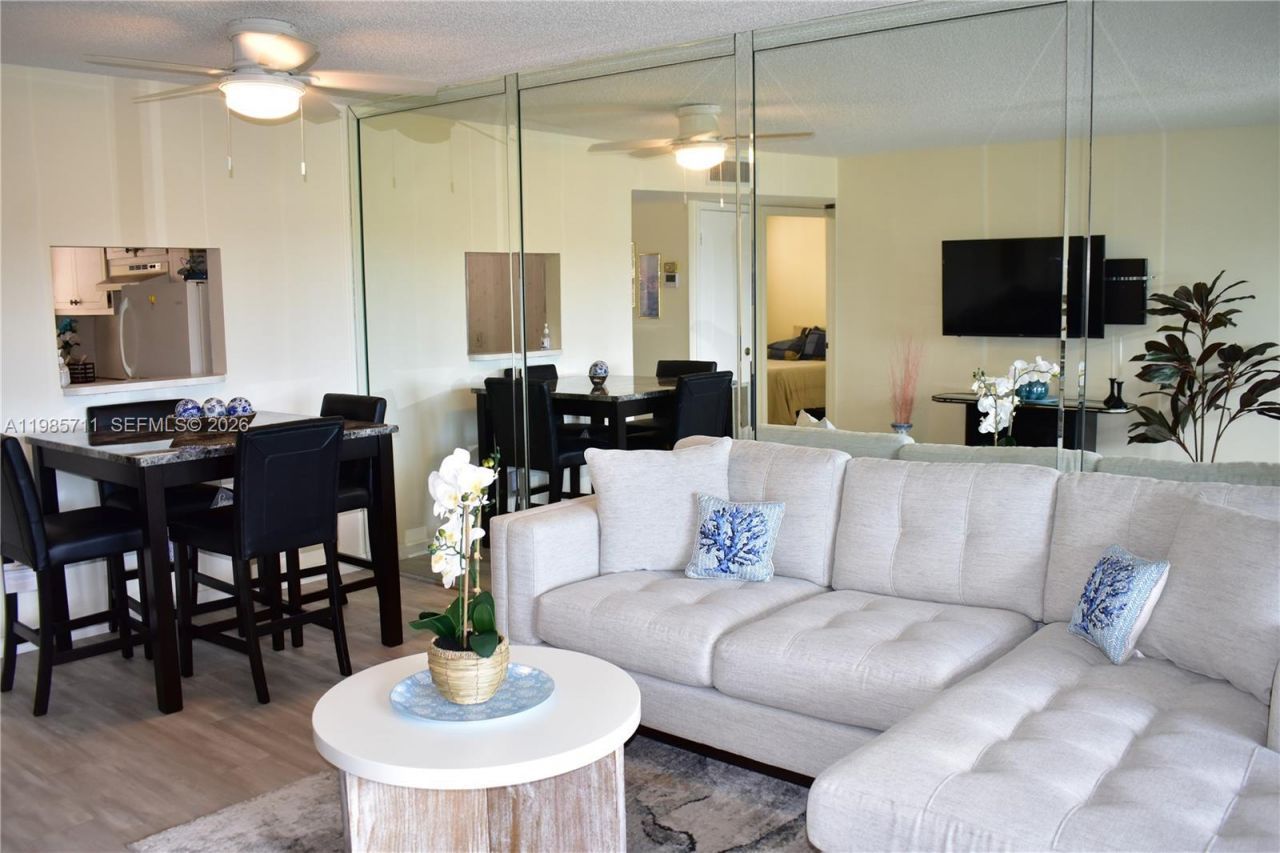 9621 Sunrise Lakes Blvd , Unit 302, Sunrise, FL 33322 Photo