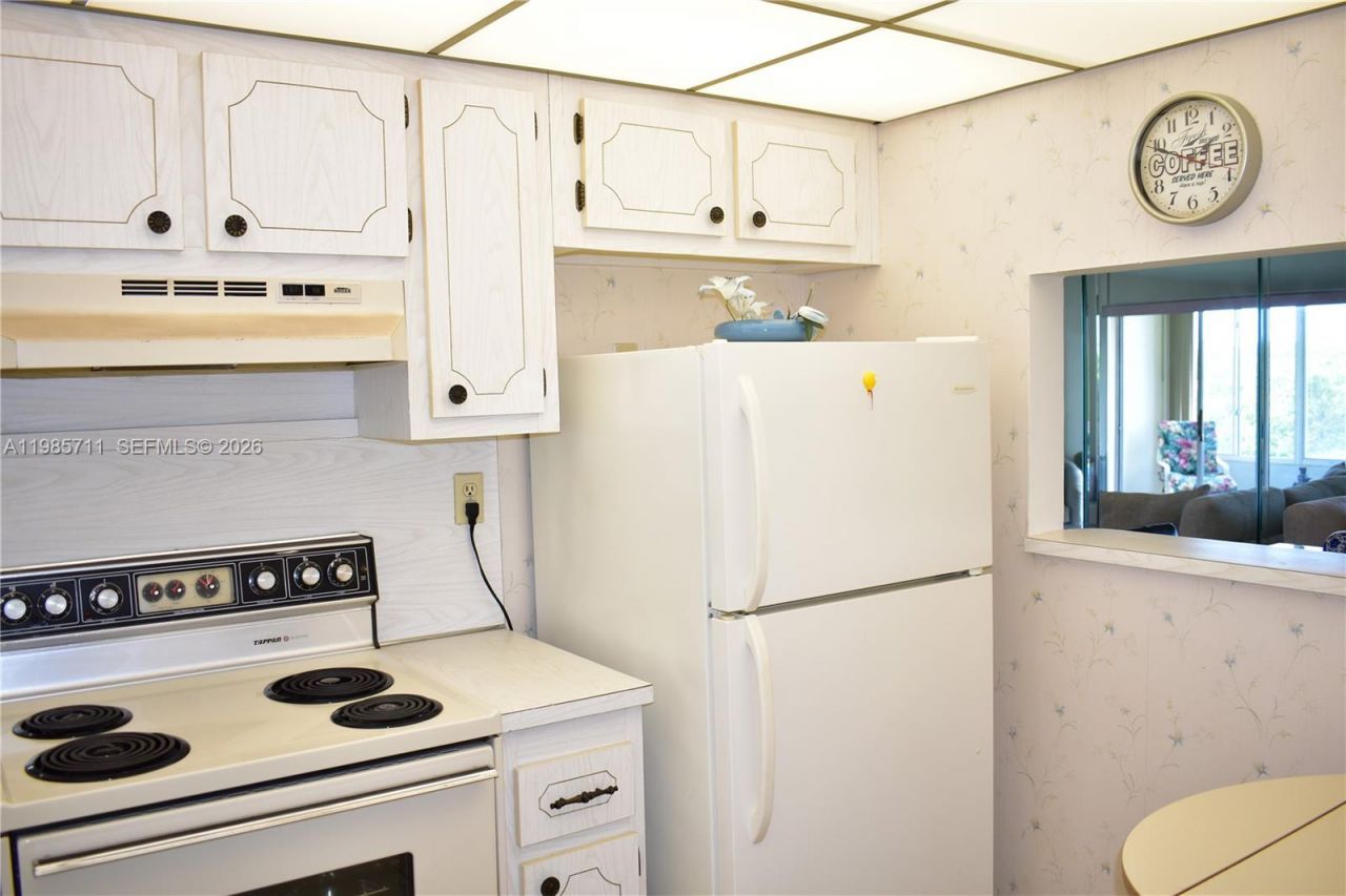 9621 Sunrise Lakes Blvd , Unit 302, Sunrise, FL 33322 Photo