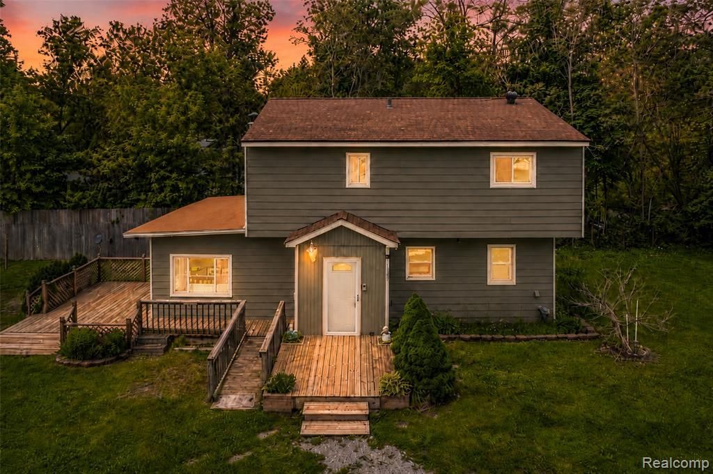 11388 Sunset Boulevard, Putnam Township, MI 48169 Main Photo