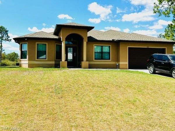 1105 James AVE, LEHIGH ACRES, FL 33936