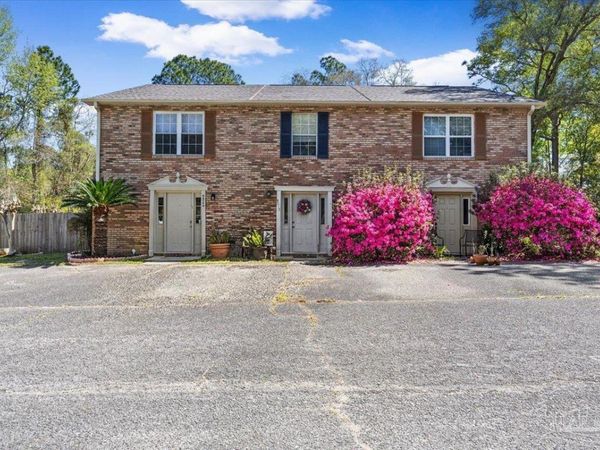 9020 Governors Pl Ct, Pensacola, FL 32514