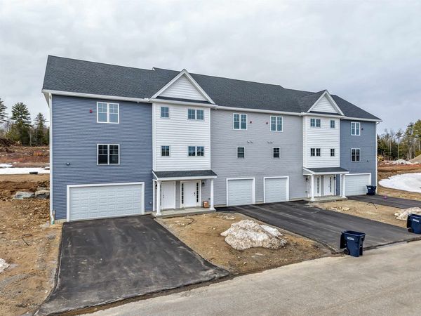 15 Autumn Lane, Raymond, NH 03077