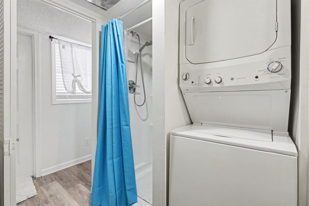 930 Foxfire Dr. Photo 13