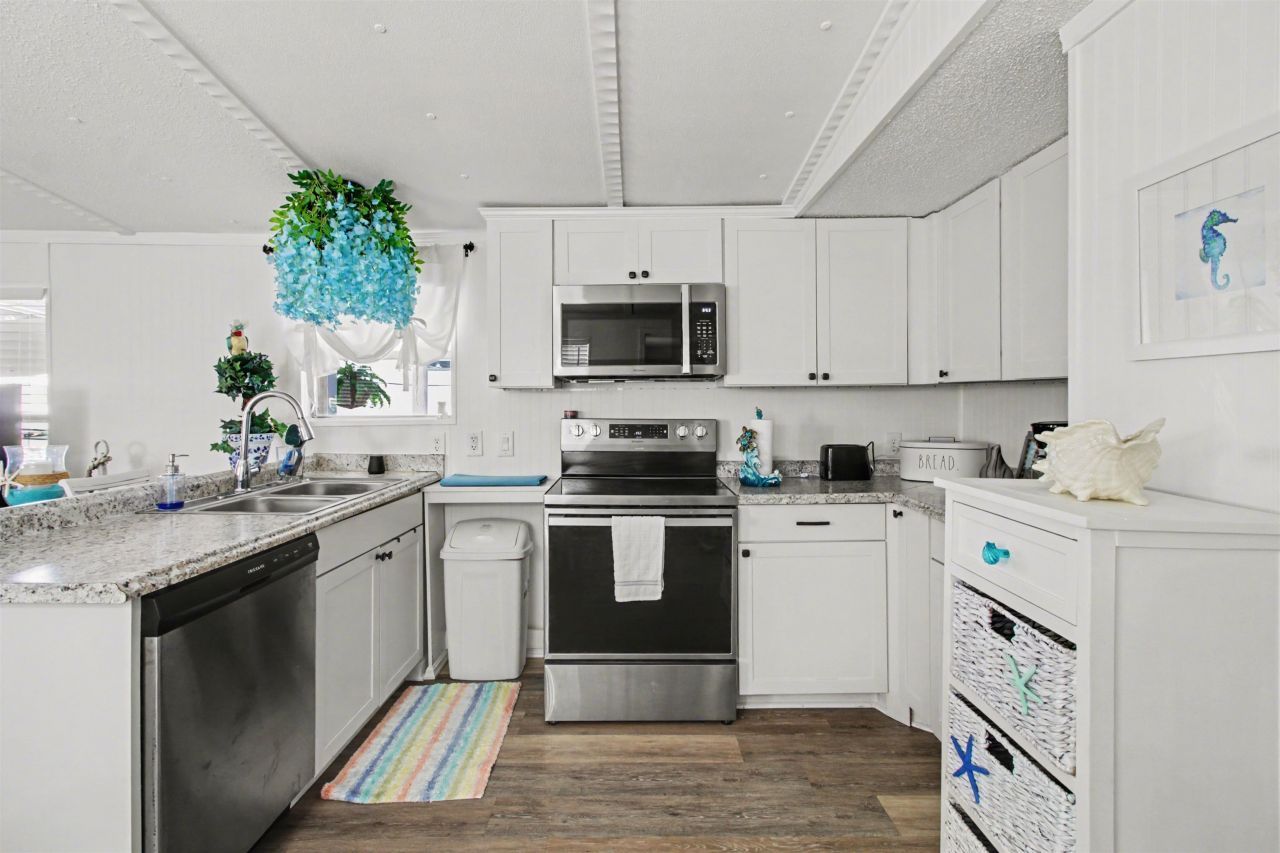 930 Foxfire Dr. Photo 9