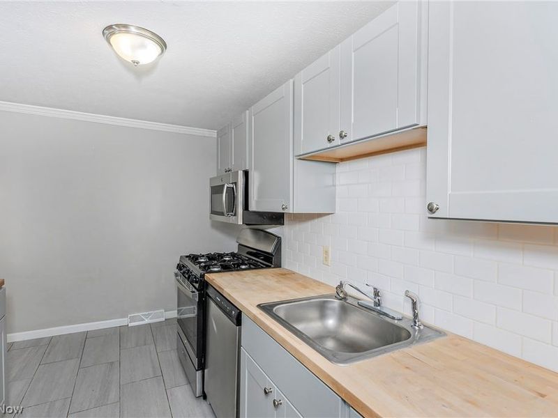 550 Augdon Drive , Elyria, OH 44035 Photo 14