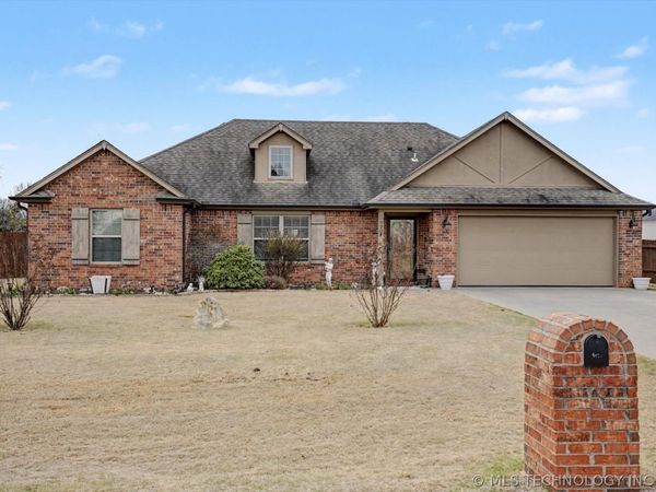 9920 Tall Pine Lane , Claremore, OK 74017