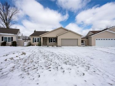 13 Alexander Parkway, North Tonawanda, NY 14120