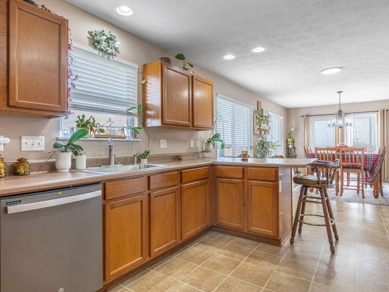 132 Village Court, Monroe, OH 45050 Photo 10