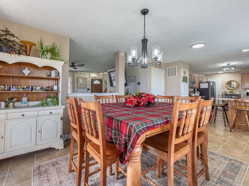 132 Village Court, Monroe, OH 45050 Photo 7