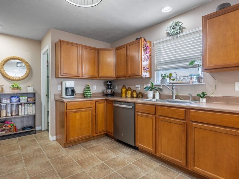 132 Village Court, Monroe, OH 45050 Photo 9