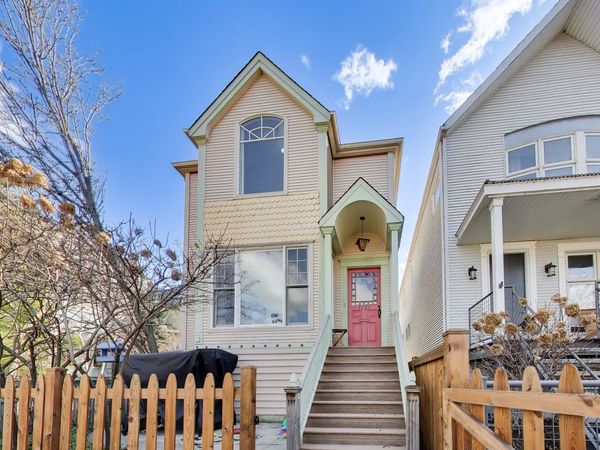 1727 W Henderson Street , Chicago, IL 60657