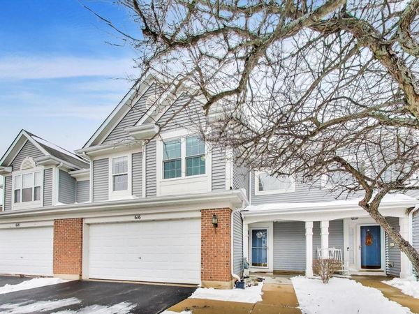 616 Yorkshire Lane, Unit 616, Pingree Grove, IL 60140