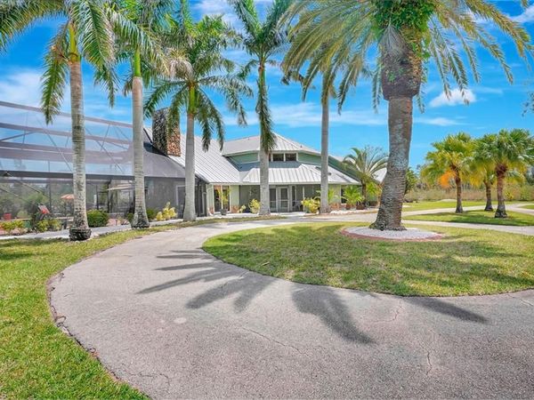 7235 Lake DR, FORT MYERS, FL 33908