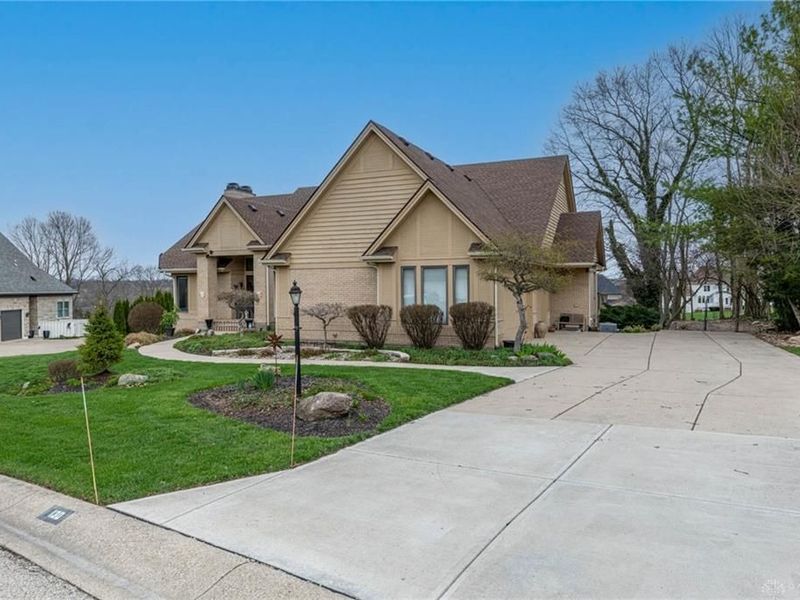 130 Heatherwoode Circle, Springboro, OH 45066 Photo 2