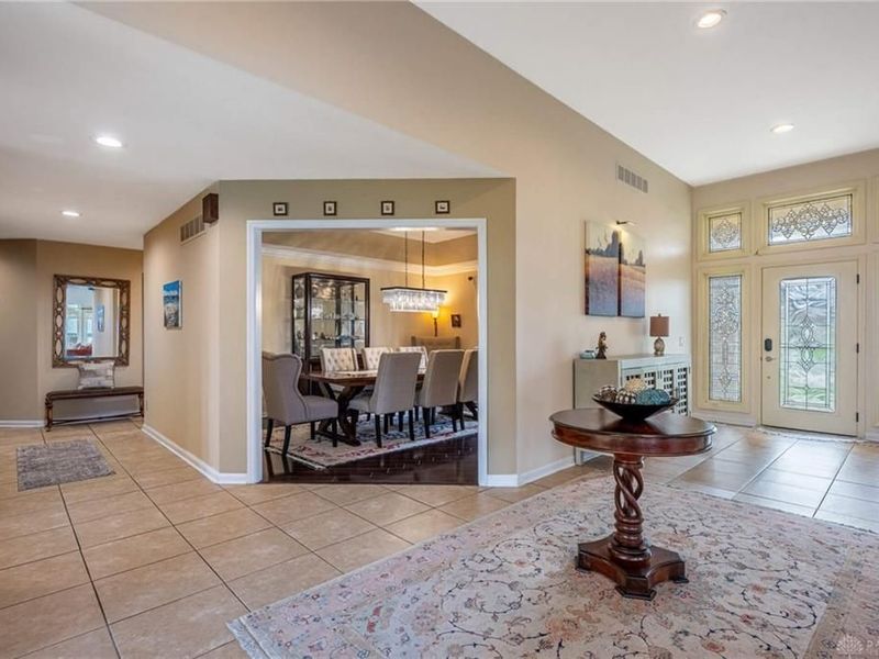 130 Heatherwoode Circle, Springboro, OH 45066 Photo 3