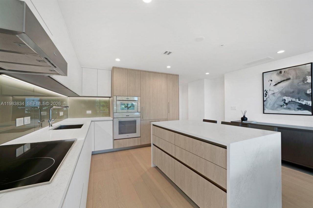 9221 E Bay Harbor Drive , Unit 412, Bay Harbor Islands, FL 33154 Photo