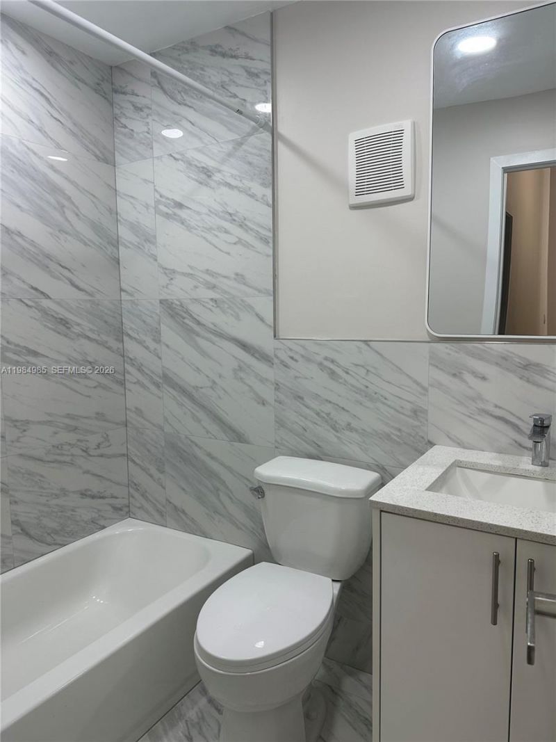 6708 NW 188th Ter , Hialeah, FL 33015 Photo