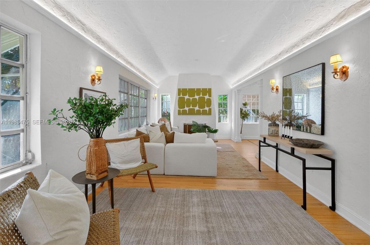 1305 Alhambra Cir , Coral Gables, FL 33134 Photo