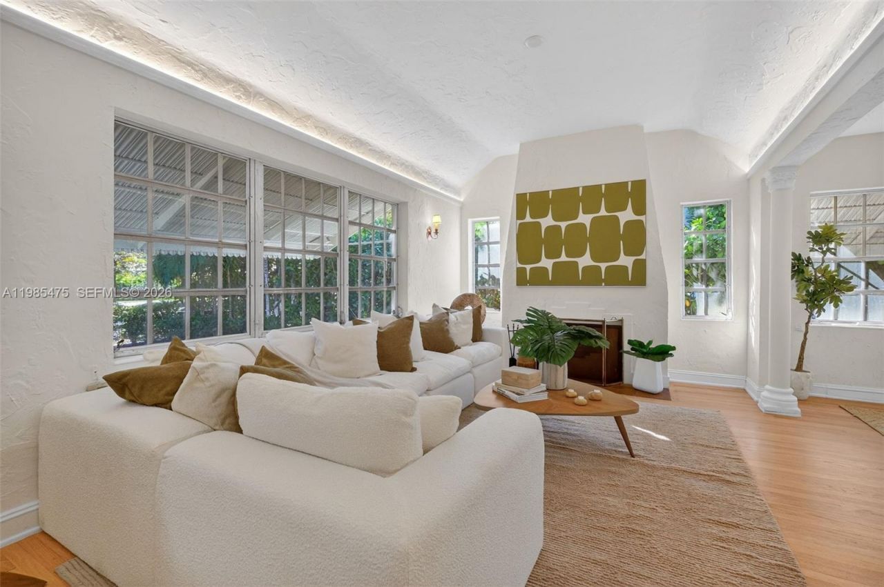 1305 Alhambra Cir , Coral Gables, FL 33134 Photo